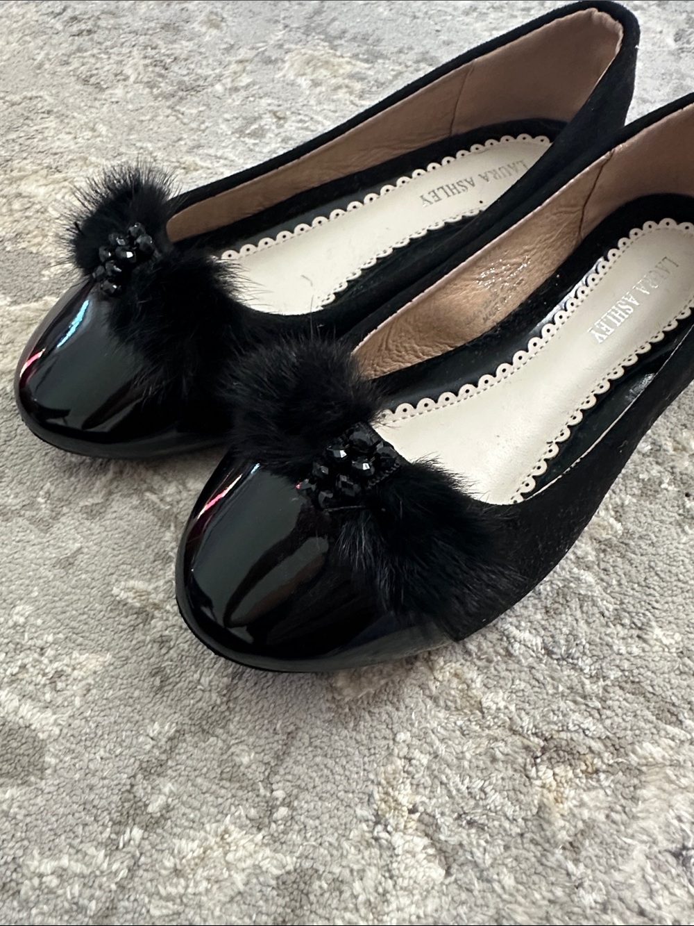 Laura Ashley Girls Black Patent & Suede Pom Ballet Flats size 13